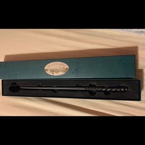 This is a Ginny weasly from Harry Potter rep wand